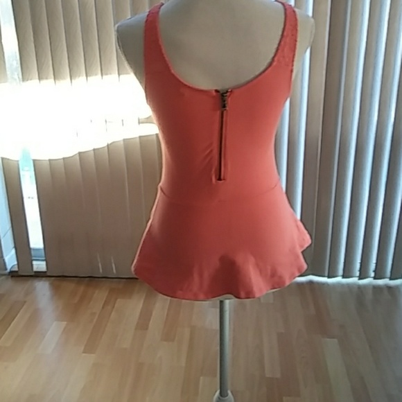 Top - Picture 3 of 4